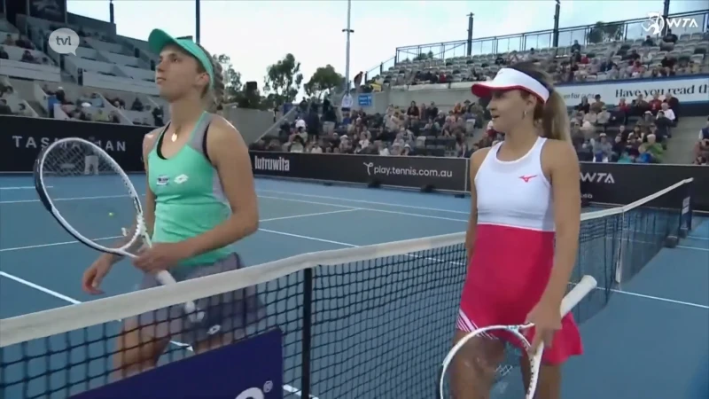 Schouderblessure speelt weer op: Mertens verliest in eerste ronde WTA Hobart