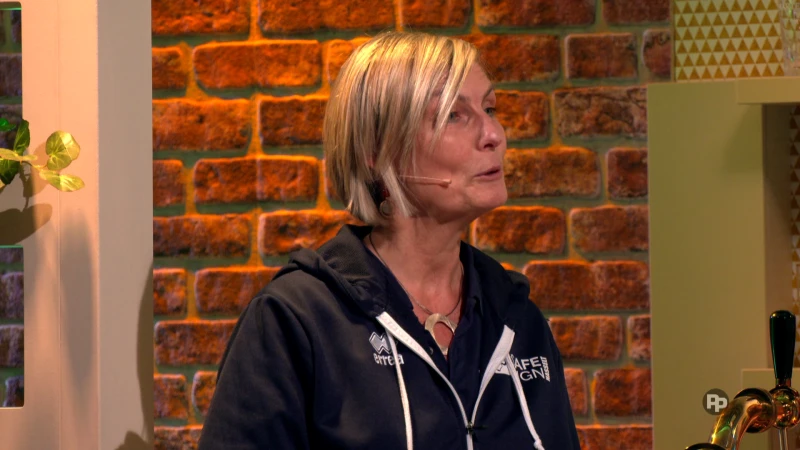 TVL Sportcafé met Bert Stas en Jo Coppens van STVV, Korneel Douven analyseert prestatie Red Wolves