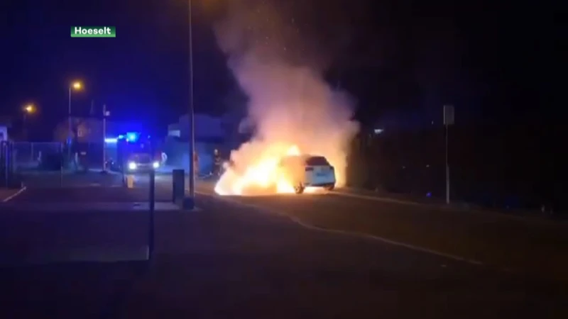 Auto brandt uit in Hoeselt