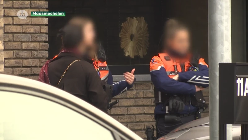 Politie valt binnen op verschillende locaties in Maasmechelen