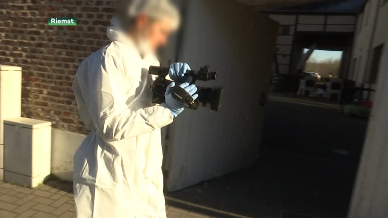 Politie voert onderzoek naar verdacht overlijden van twee mannen in Riemst