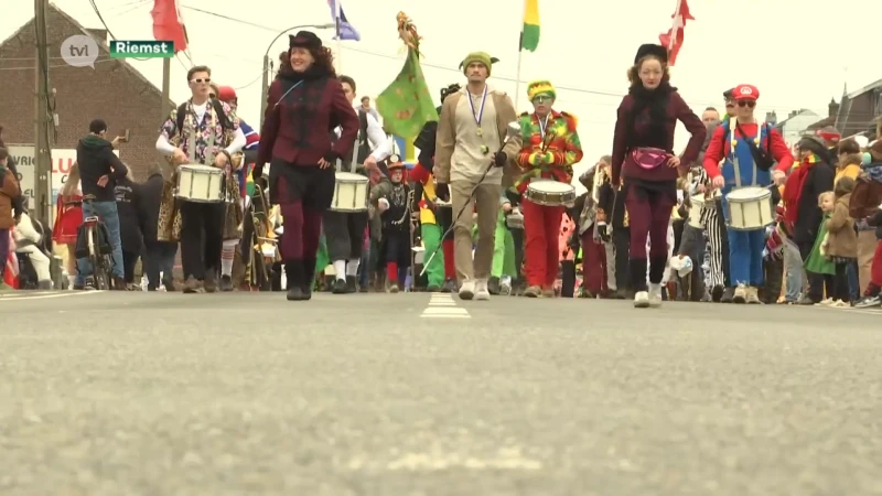 Carnavalstoet in Riemst trekt door Nederland en Vlaanderen