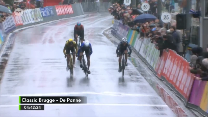 Jasper Philipsen wint Brugge - De Panne