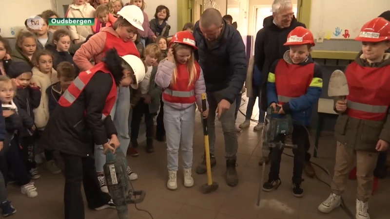 Eerste steenlegging kleuterschool Oudsbergen
