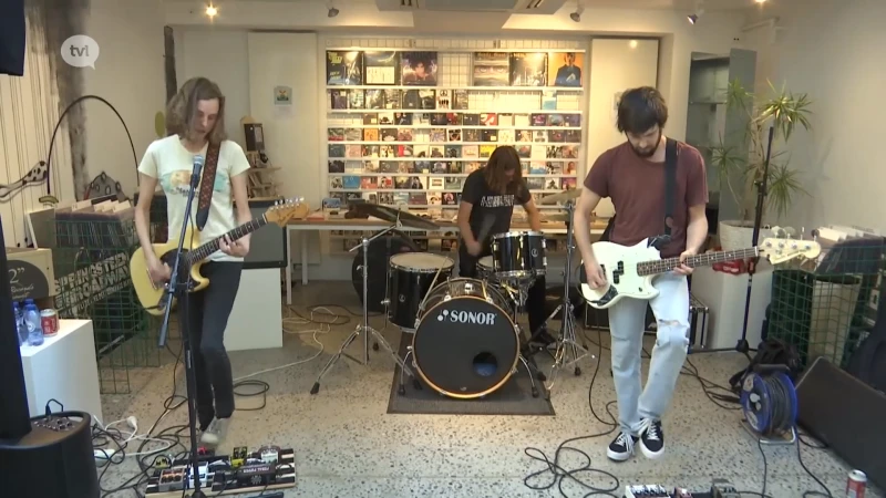 Peuk stelt nieuwe album Escape Somehow voor: "We groeiden als mens, onze muziek evolueert mee"