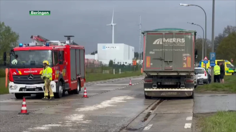 Eén zwaargewonde en twee lichtgewonden bij botsing met vier voertuigen in Paal