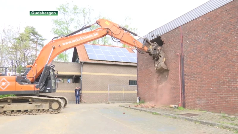 Burgemeester breekt muur af en geeft startschot aan uitbreiding Natuurhulpcentrum