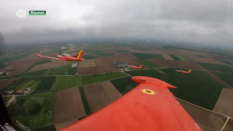Vliegtuigen vliegen over Vroenhoven om begin WOII te herdenken