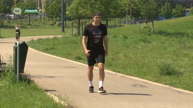 22-jarige Jarno Gysens wandelt 24 uur aan één stuk tijdens levensloop: "Voor mijn twee oma's"