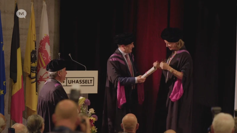 Koningin Mathilde draagt eredoctoraat op aan vrouwelijke slachtoffers van geweld in Congo