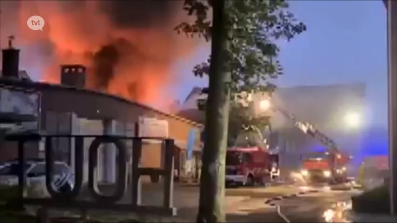 2.000 leerlingen vandaag thuis na zware brand in houtafdeling Mosa-RT in Maaseik