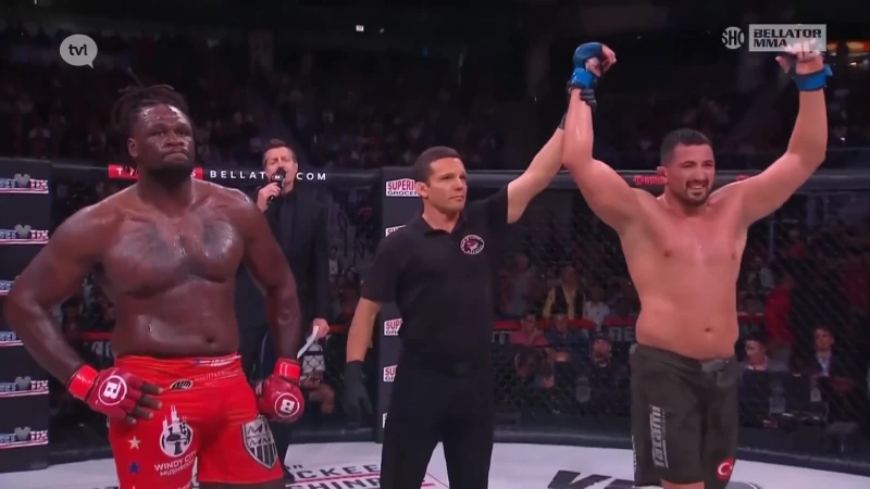 Gokhan Saricam boekt grootse Bellator MMA-zege in hol van de leeuw