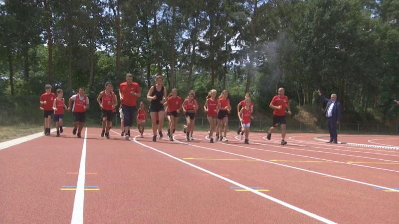 Atletiekpiste Kiewit vernieuwd