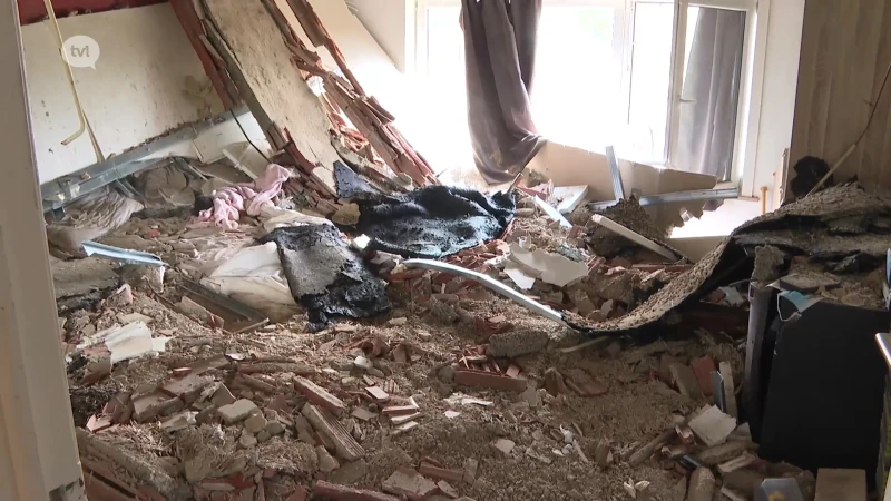 Plafond stort in op slapende bewoner in Halen