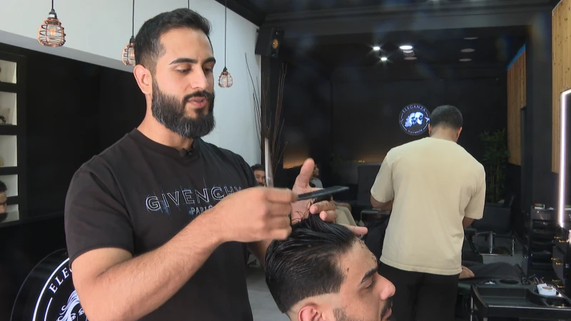 Irakese vluchteling opent kapperszaak in Dubai