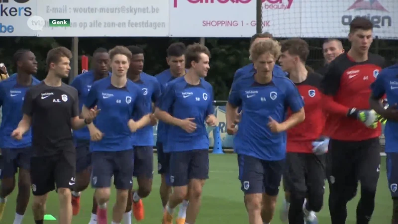 Spelers Racing Genk verzamelen voor eerste training