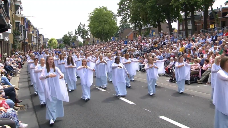 3.300 Tongenaren stappen mee in 19de editie van Kroningsfeesten
