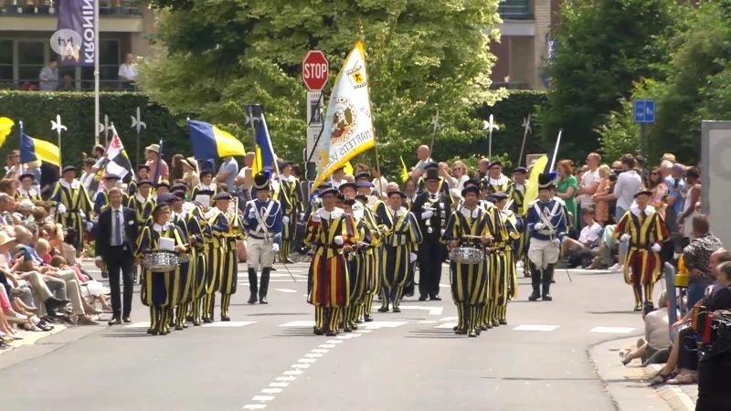 Koningin Mathilde brengt morgen bezoek aan Kroningsfeesten
