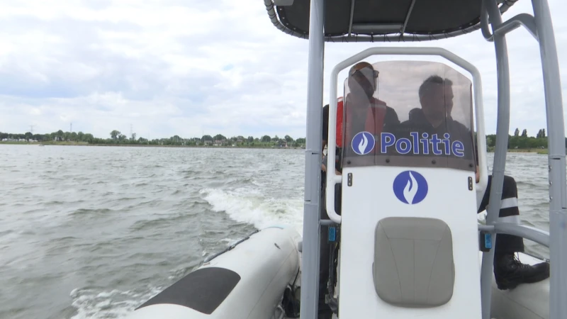 Scheepvaartpolitie controleert vaker en strenger op de Maasplassen