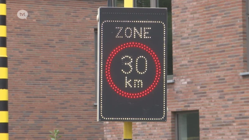 Wegen en Verkeer test nu al alle dynamische zone 30-borden in Limburgse schoolomgevingen