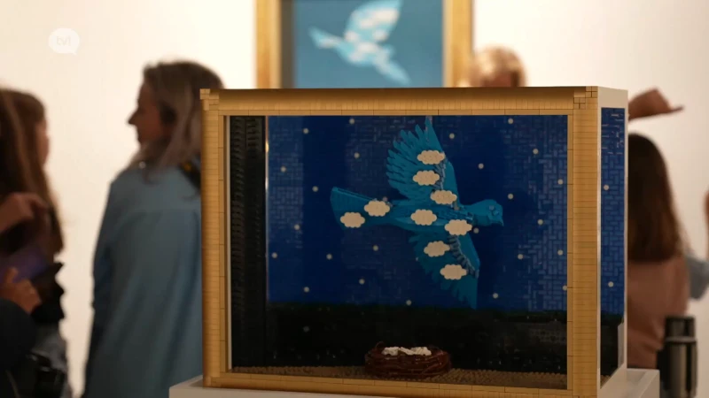 Bilzenaar brengt met Lego ode aan René Magritte
