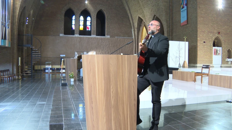 Genkenaar Gianluca Loperfido (33) wordt priester: "Ik wil mensen helpen"