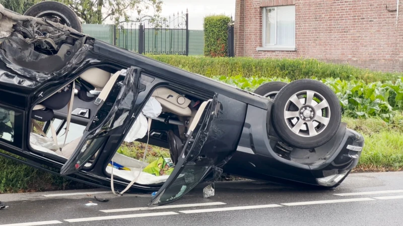 Kinderen ongedeerd bij ongeval met drie auto's in Riemst