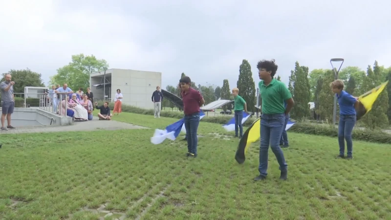 Vlaggendansgroep Symbolica uit Genk vervult laatste wens van 87-jarige Josefina