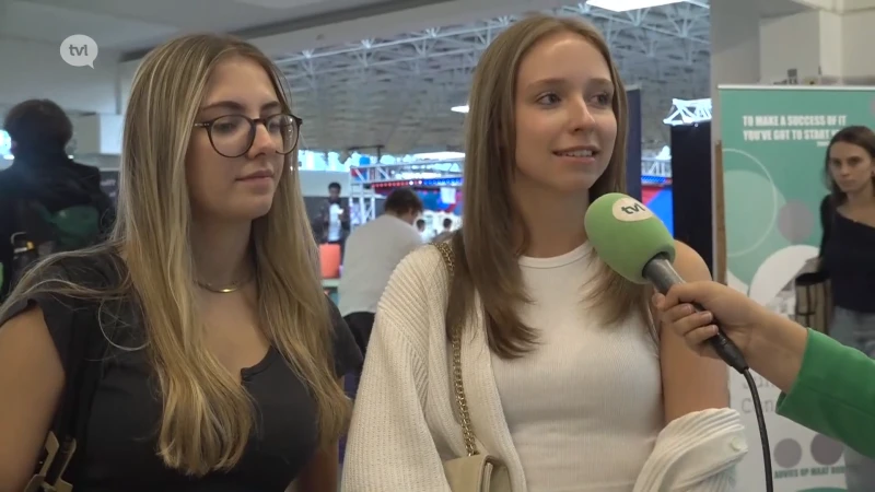 Live naar studenten bij journalist Tine Oyen: "Toch wel wat zenuwen"
