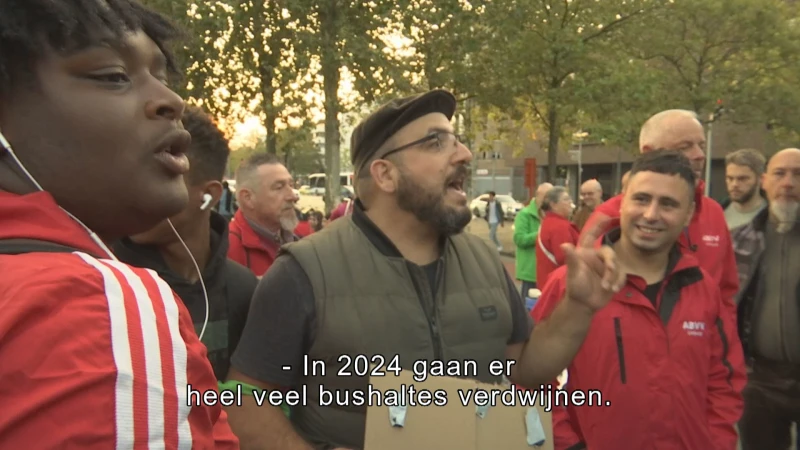 Genkenaars protesteren tegen afbouw bushaltes