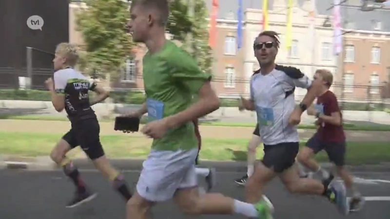 10.000 lopers op zonovergoten Dwars door Hasselt