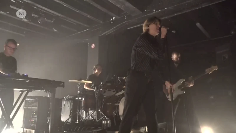 Whispering Sons laat fans kennismaken met nieuwe sound in Hasselt