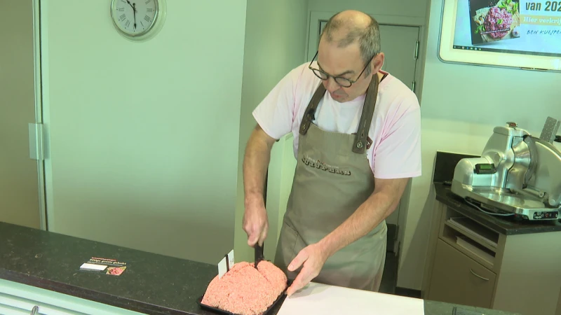 Slager schrijft kookboek met AI: "Wat maak je met 500 gr. gehakt?"