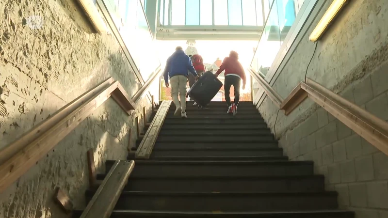 Nieuwe roltrappen alweer defect: station Hasselt ziet er al jaren uit als een kraakpand