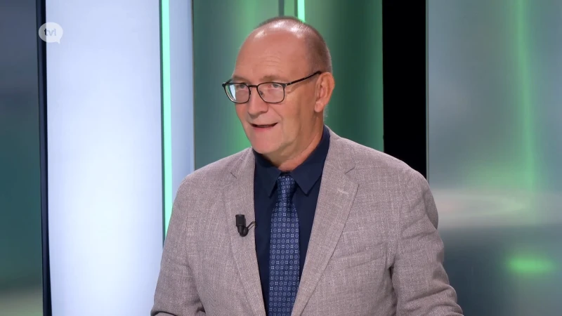 Luc Moons: "Motie van wantrouwen aan adres van premier De Croo"