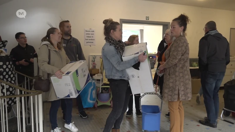 Drukte aan Libellenschool in Pelt die spullen gratis weggeeft na verplichte sluiting