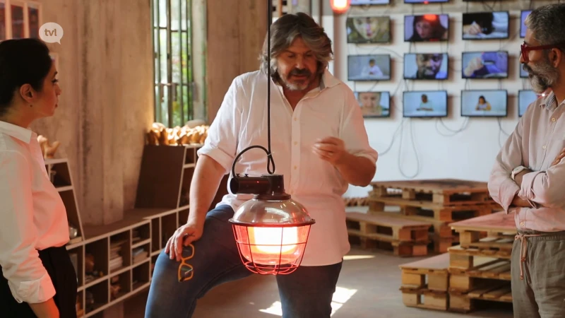 Koen Vanmechelen exposeert in Bangladesh
