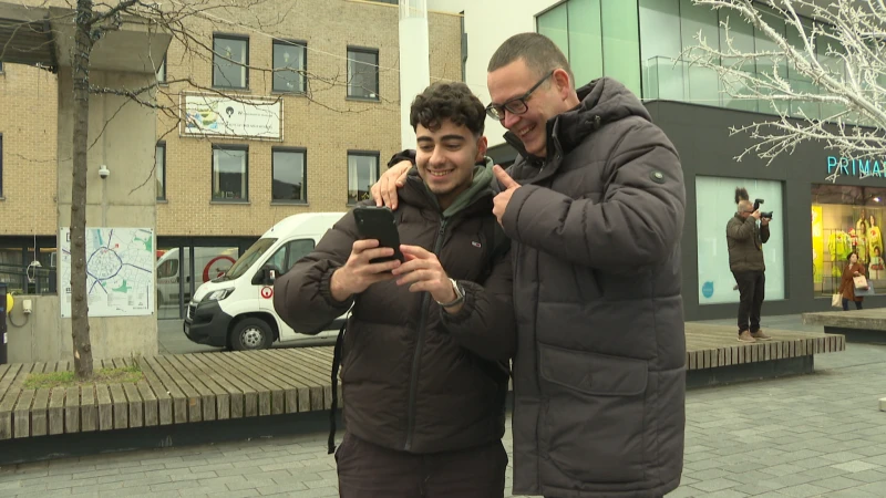 Raoul Hedebouw geeft in Hasselt aftrap van verkiezingscampagne PVDA