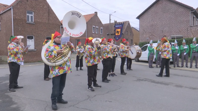 Koninklijke ridders van de Katteköp openen carnavalsseizoen in narrendom Haren