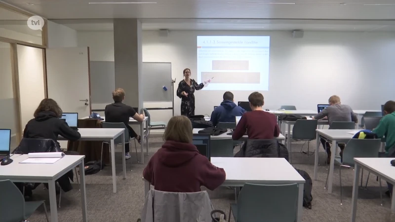 1 op 4  zij-instromers in het onderwijs zijn alweer weg voor het einde van het schooljaar