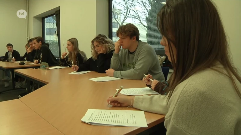 PXL stoomt studenten klaar voor Sinterklaasdictee