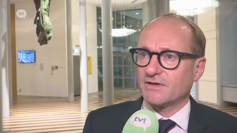 Onderwijsminister Ben Weyts: "Zonder kennis van het Nederlands geraak je amper aan een job"
