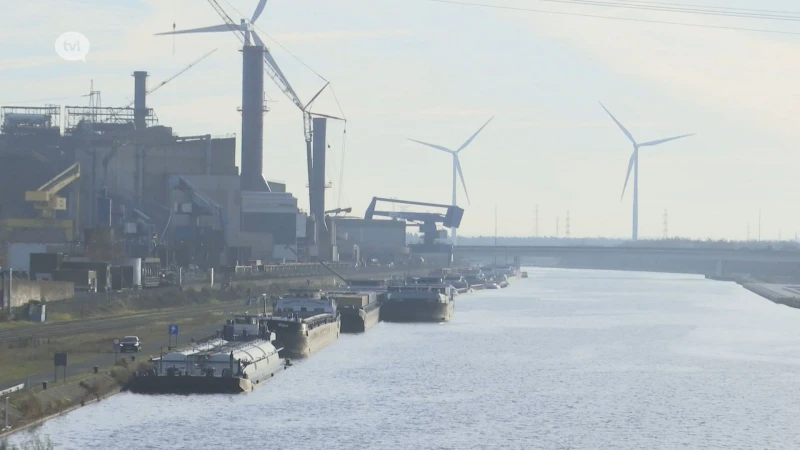 Honderd schepen al vier dagen gegijzeld op Albertkanaal