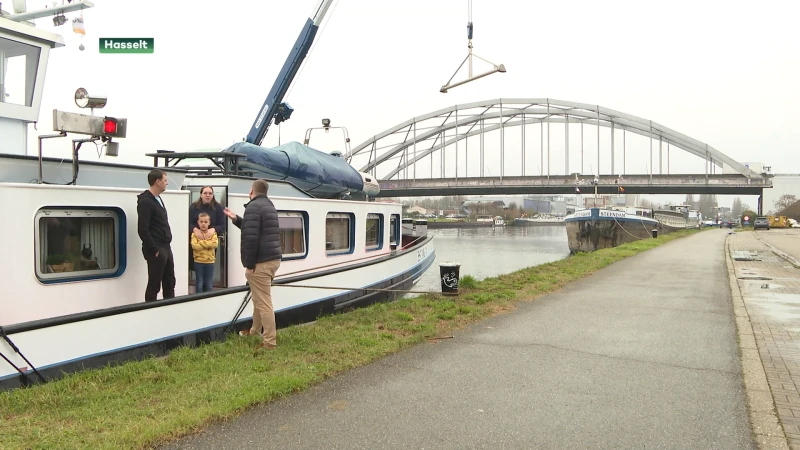 Stakende sluiswachters zorgen voor boze schippers die buurt wakker houden