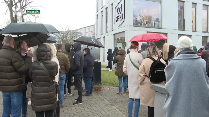 Meer dan 100 actievoerders protesteren tegen mogelijk ontslag van geschorste leerkrachten Sportschool Hasselt