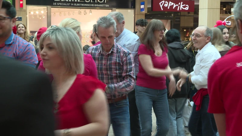Singles dansen eenzaamheid op Valentijn weg met flashmob