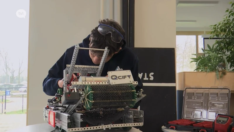 Maaseikse leerlingen mogen met hun robot naar WK VEX Robotics in de Verenigde Staten
