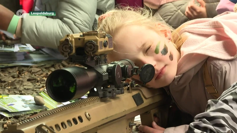Nieuwe pantservoertuigen voorgesteld tijdens jobdag Defensie in Leopoldsburg
