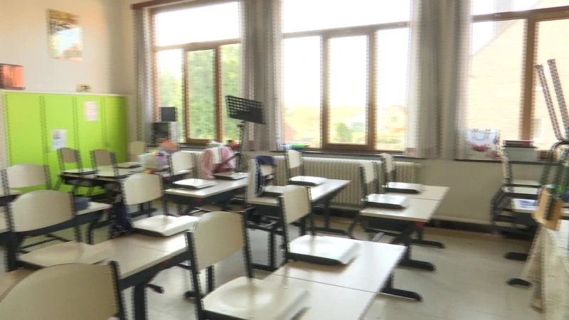 3.338 extra schoolbanken door huursteun Vlaamse Regering