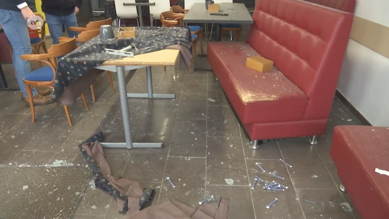 Gebouw Turkse vereniging vernield: baksteen en brandbom door raam gegooid